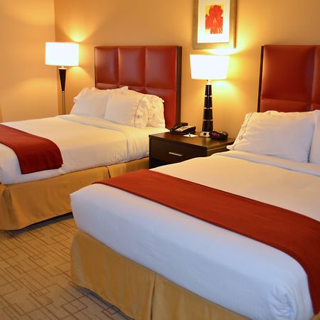 Holiday Inn Express & Suites - Smithfield/Selma By Ihg Eksteriør bilde
