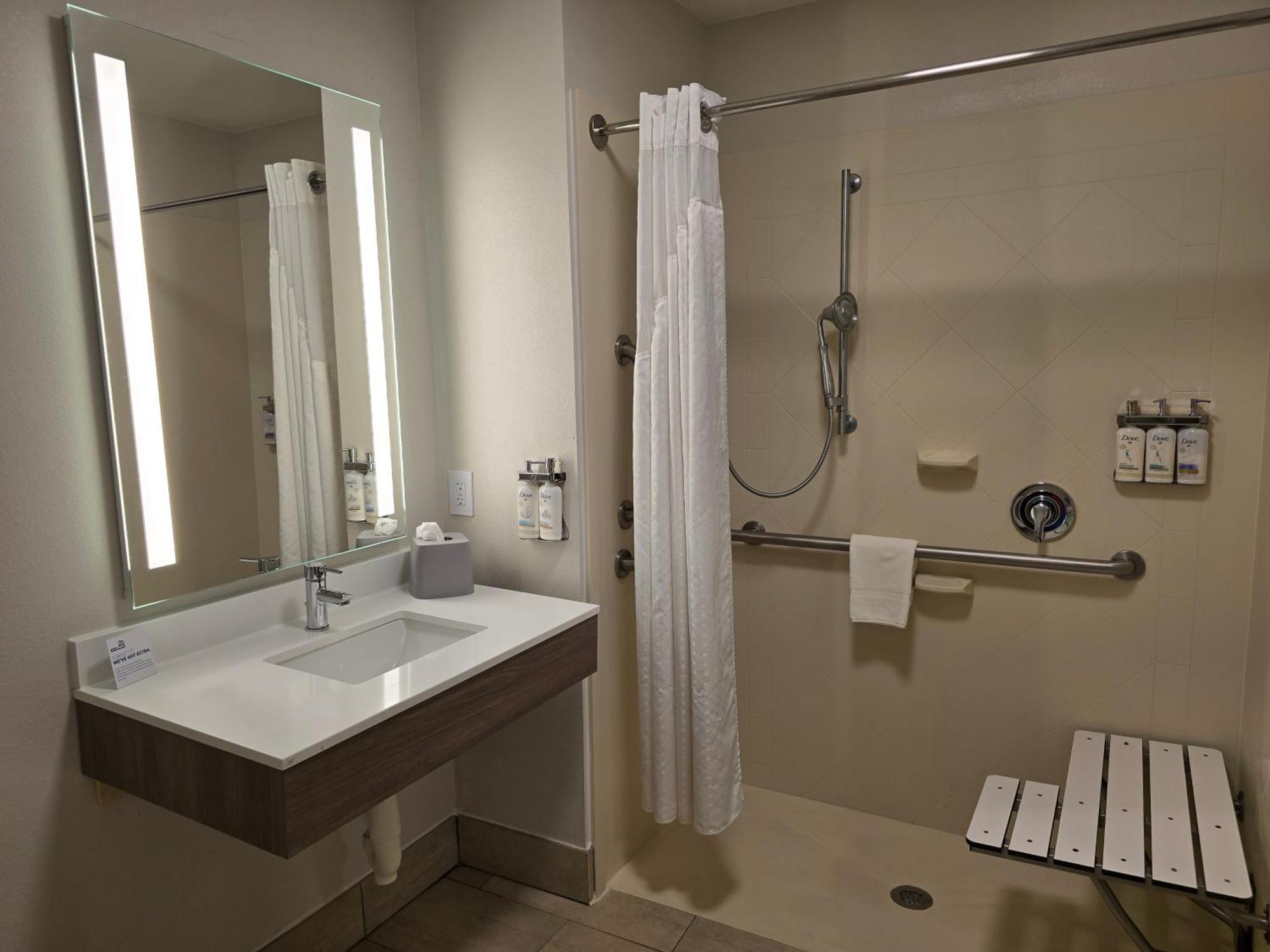 Holiday Inn Express & Suites - Smithfield/Selma By Ihg Eksteriør bilde